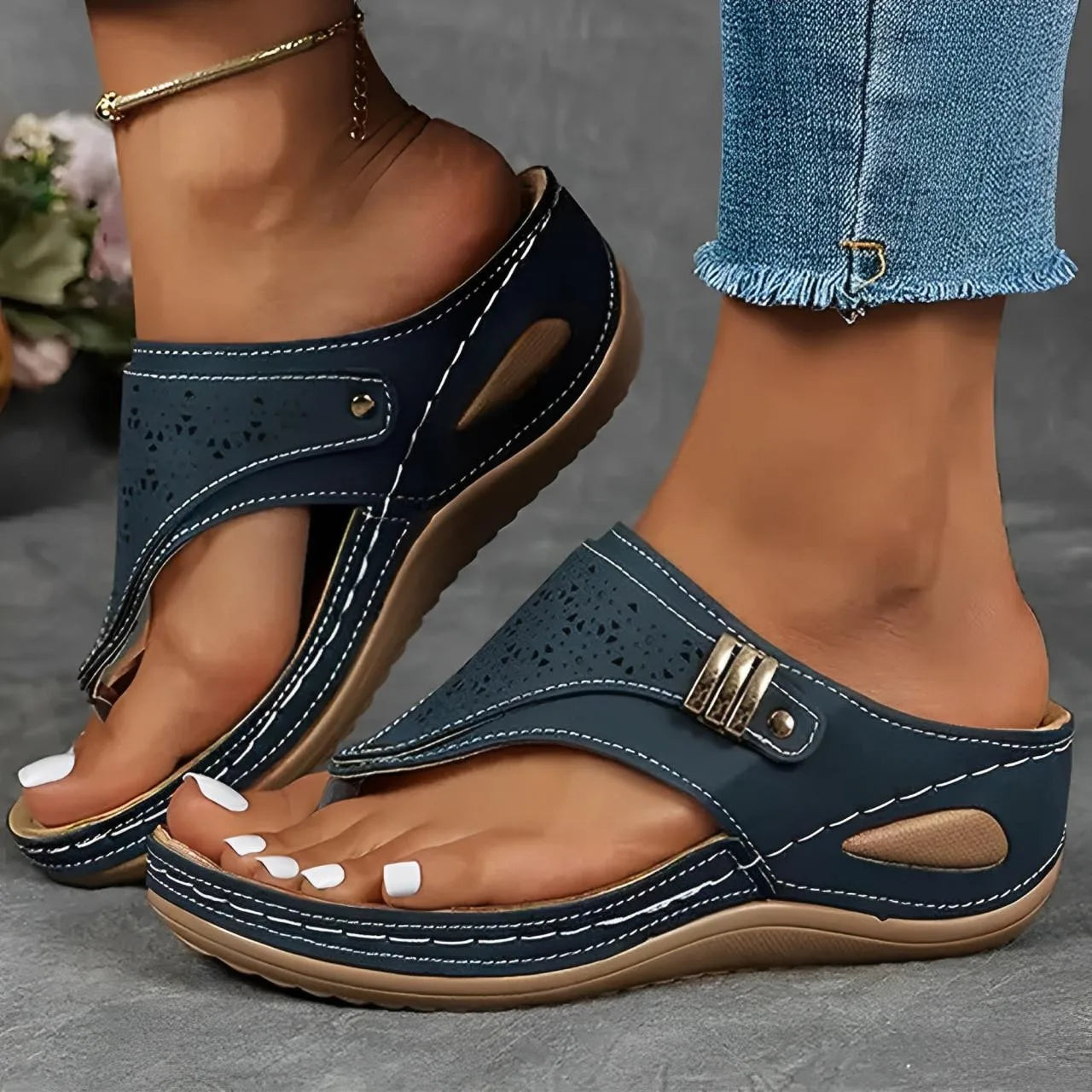 Sari | Cutout Thong Wedge Platform Orthopedic Sandal